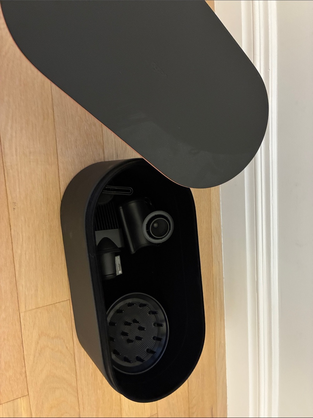 Dyson hairdryer box and accessories (*4)